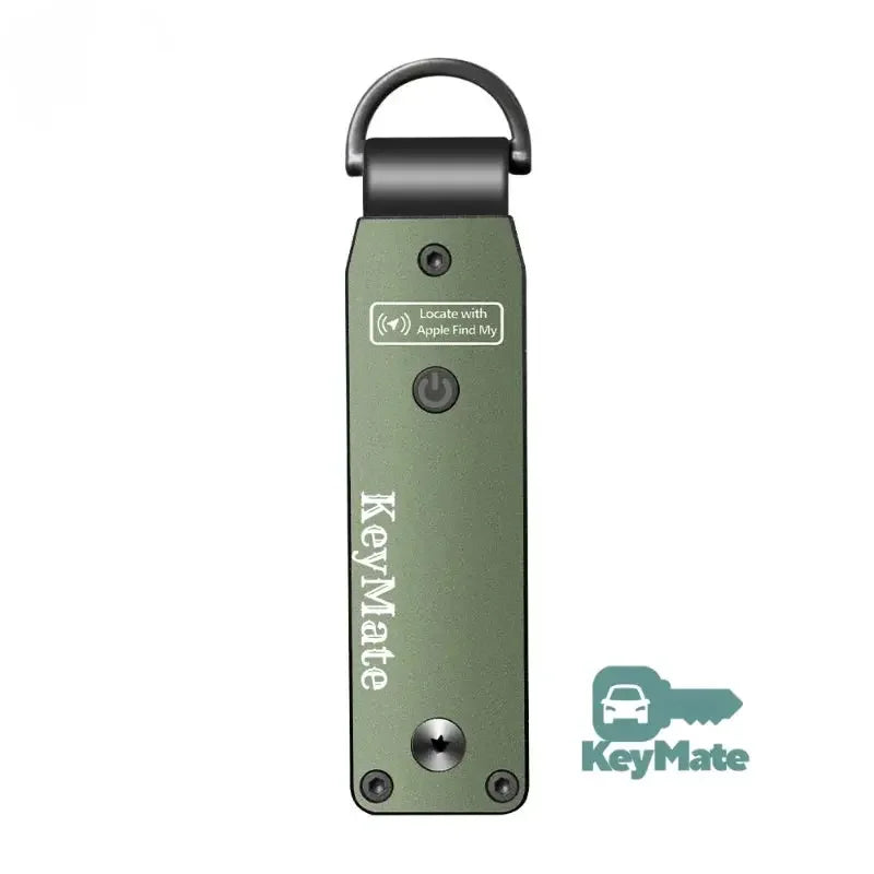 Zöld KeyMate kulcstartó Apple Find My kompatibilitással, fehér háttéren.